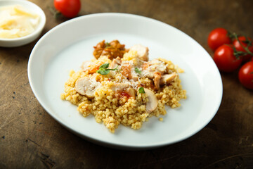 Couscous with chicken and cheese