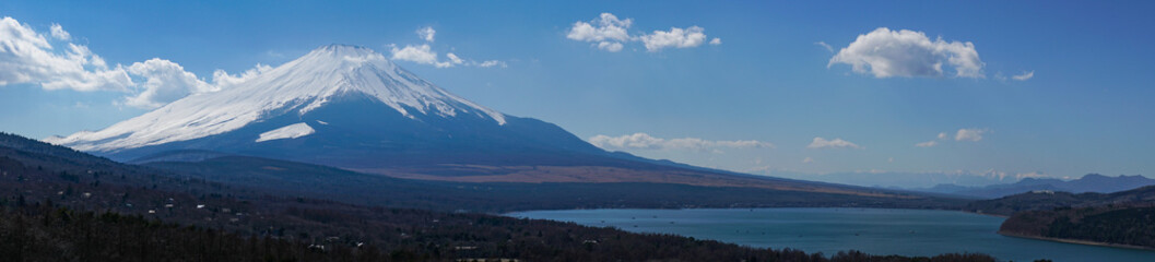 Fototapeta premium 富士山のパノラマ写真