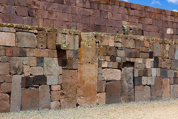Ruinas arqueológicas de Tiwanaku ubicada La Paz, Bolivia cerca al Lago Titicaca © Wilson