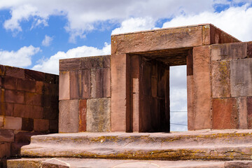 Ruinas arqueológicas de Tiwanaku ubicada La Paz, Bolivia cerca al Lago Titicaca © Wilson