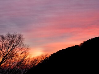 山林の夕焼け空　マジックアワー