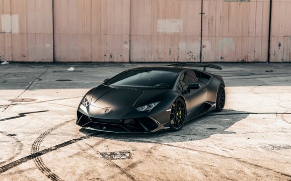 San Fran, CA, USA
January 27, 2023
Black Lamborghini Huracan Performante