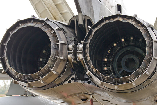 JetEngine Bilder Durchsuchen 14,586 Archivfotos, und