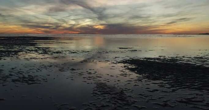 Vue a&eacute;rienne, coucher de soleil sur l'oc&eacute;an, mar&eacute;e basse - chatelaillon plage - charente maritime, France