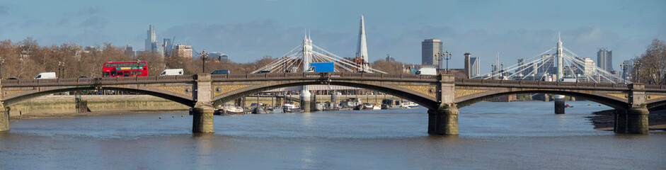 Fototapeta premium UK, england, London, Battersea Bridge Panorama