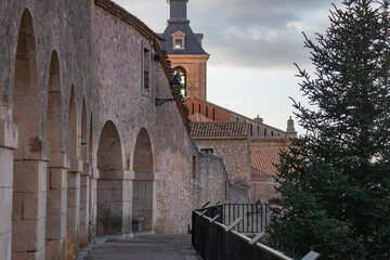 Obraz premium Golden sunset under the church of Lerma, spain
