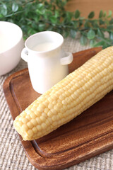 茹でたとうもろこし