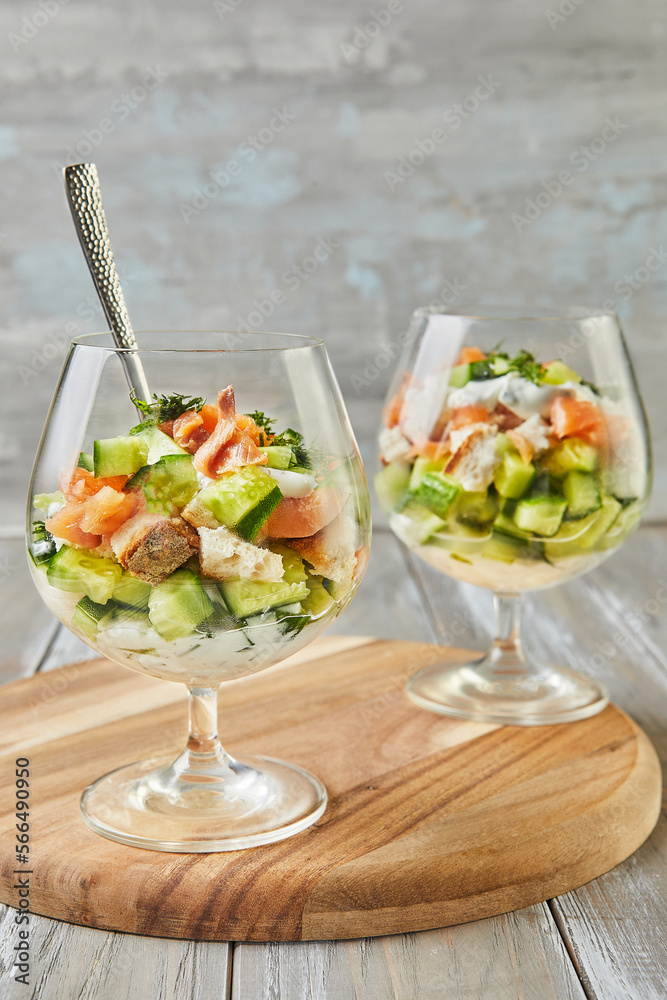 Sticker Salad of smoked salmon with cucumber and cream cheese