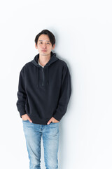 Obraz premium 私服を着た日本人男性