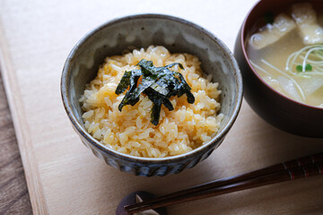 生卵をご飯に混ぜたあとの卵かけご飯