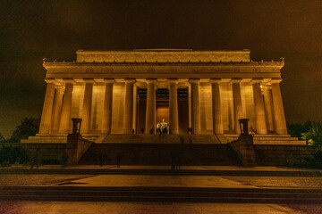 Fototapeta premium Lincoln Memorial at night