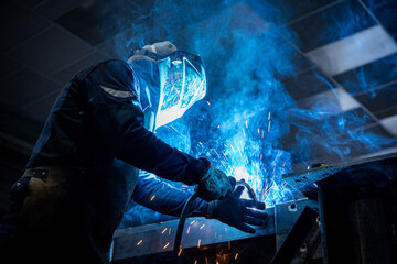 soudure soudeur indutrie travailleur travail métal industriel welder welding