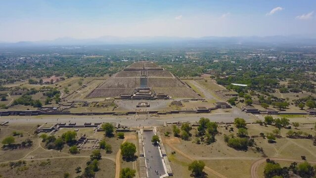 Aerial view of the pyramid of the sun in the city of teotihuacan in mexico