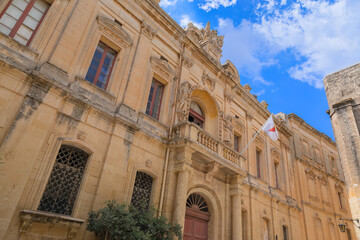 Obraz premium View street of Mdina, a fortified medieval town enclosed in bastions, located on a large hill in the centre of Malta. 