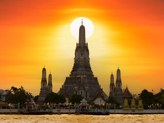 Wat Arun temple at sunset. It is one of the most visited temples in Bangkok. Asia travel plan....