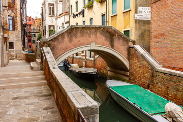 Fototapeta na wymiar Ponte de le Tette bridge over Venice canal, Italy