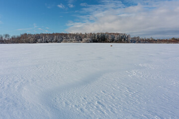Obraz premium sunny, snowy winter day in the countryside