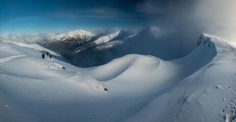 Tatry Zachodnie w zimie ze szlaku na Starorobociański Wierch.  © grzegorz_pakula