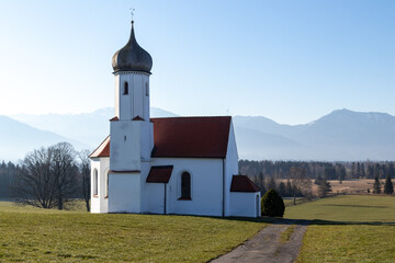 Fototapeta na wymiar Sankt Johann Baptist bei Penzberg