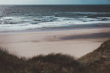 Einzelne Person am Strand auf Sylt