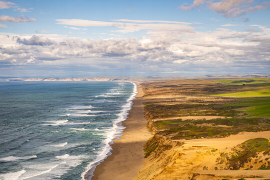 Scenic landscape on the Pacific coastline, Point Reyes National Seashore in California.