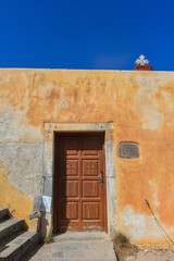 Fototapeta na wymiar kleine Kirche auf der Insel Spinalonga (Kalydon) in Elounda, Agios Nikolaos, Kreta (Griechenland)