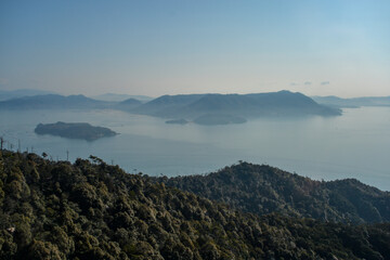 Fototapeta na wymiar 宮島の弥山から見た瀬戸内海の様子
