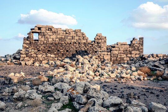 قلعة وحصون وآثار مدينة ام الجمال - الاردن
Castle, forts and monuments of Umm al- Jimal city- Jordan
