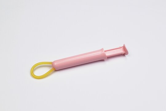 Vaginal O ring contraceptive with aplicator