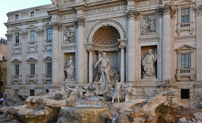 Fototapeta na wymiar The historic Trevi Fountain in Rome, Italy