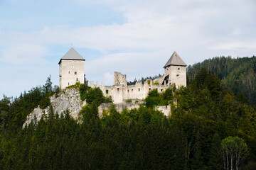 Fototapeta na wymiar Ruine der Burg Gallenstein in Österreich