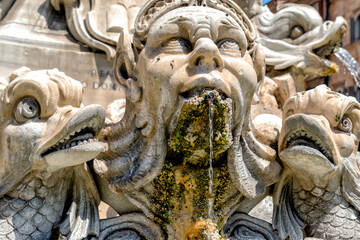 Fototapeta na wymiar Mythologie am Brunnen vor dem Pantheon in Rom, Piazza della Rotonda , Fontana del Pantheon, Fontana della Rotonda