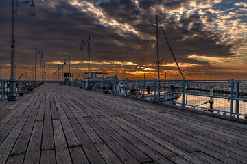 Molo portowe o wschodzie słońca, Larnaka, Cypr © Roman Ekiert