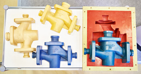 Molds and plastic products