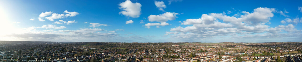 Fototapeta na wymiar Panoramic View of Sky and Clouds over City