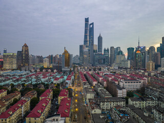 Naklejka premium city skyline in autumn