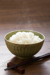 ご飯、日本の主食、炊き立ての白米