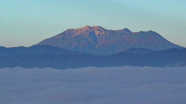 長野県 高ボッチ高原から眺める乗鞍岳と雲海