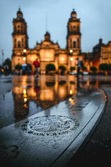 Escudo nacional en el zócalo de la ciudad de México