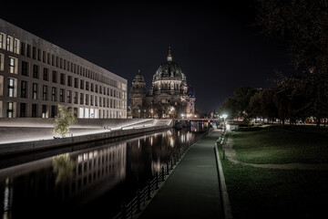 Berliner Dom und Humboldt Forum bei Nacht © Andre Wilms
