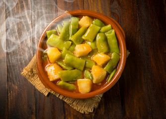 Fréjoles con patatas