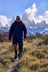 Obraz premium young man trekking in El Chalten, Argentina