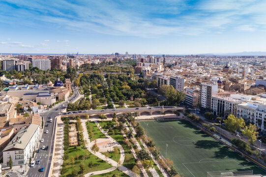 Aerial view of Valencia old city with Jard&iacute;n del Turia, Turia Park, Spain