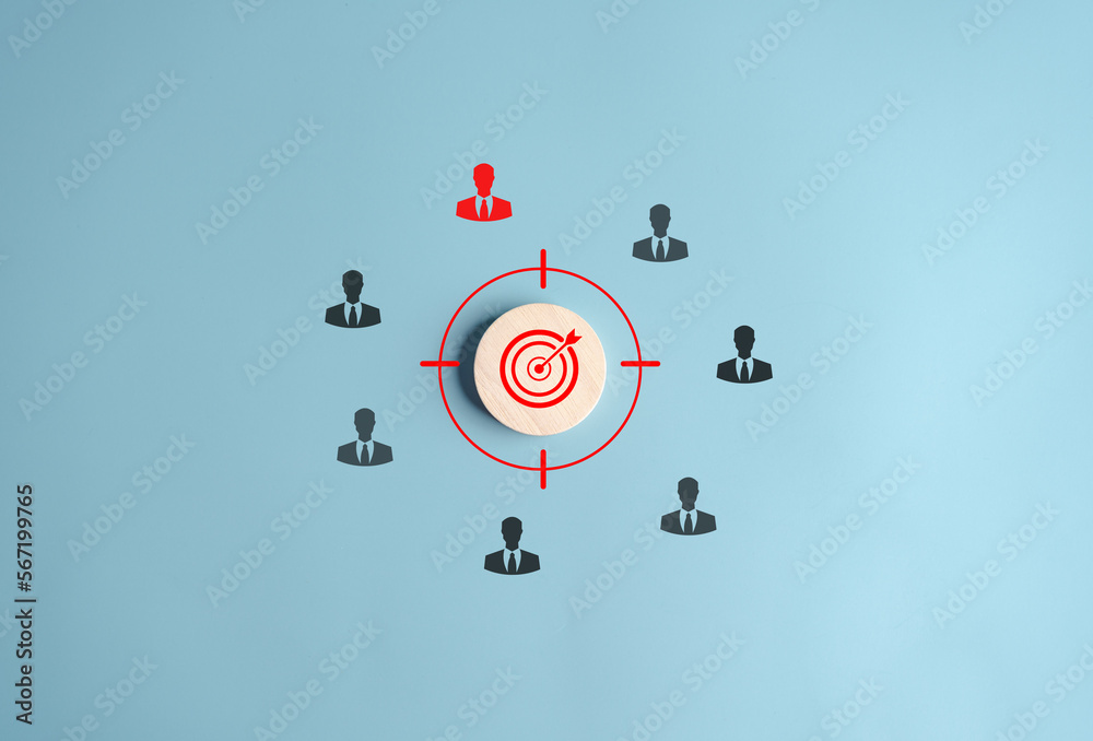 Aufkleber leadership pointing dartboard with arrow, aiming target of business for planning business objective 