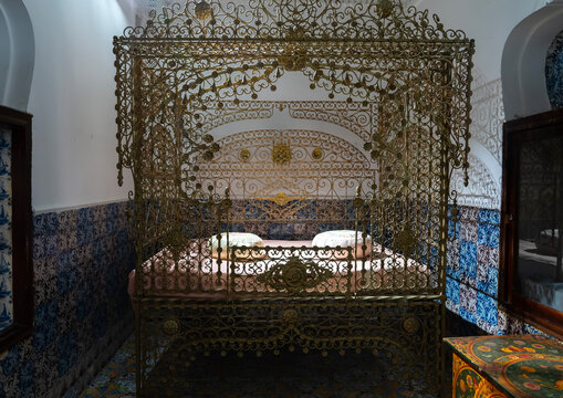 Bed in ottoman Pacha palace in the Casbah, North Africa, Algiers, Algeria