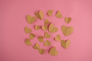 Obraz premium Paper Heart on Pink Background