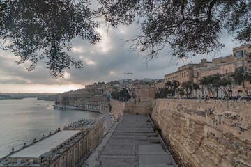 Fototapeta premium Grand Harbour as seen from the upper barrakka in valletta