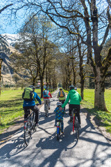Unterwegs mit dem Rad in den Oberstdorfer Bergen, ein Ausflug mit Familie und Freunden