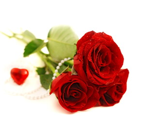 Red roses and heart. Gift for Valentines day. - 567303535