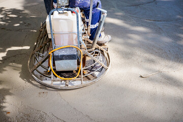 Power trowel with engine, machine for finishing, leveling concrete surface